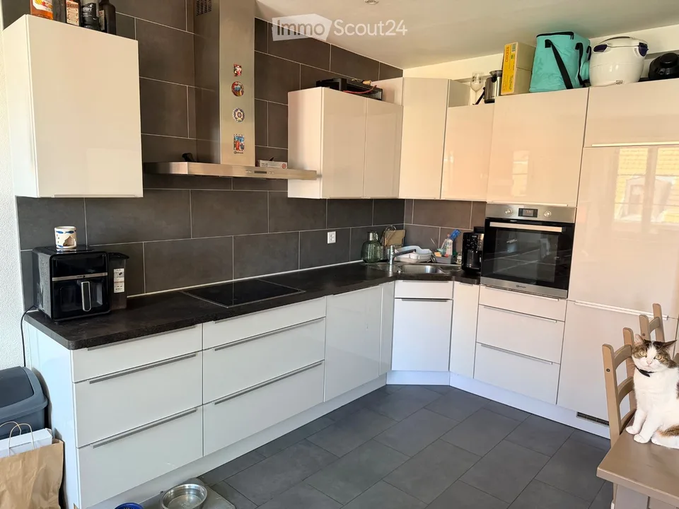 TAKEOVER OF LEASE: 3.5 ROOMS MODERN & QUIET
