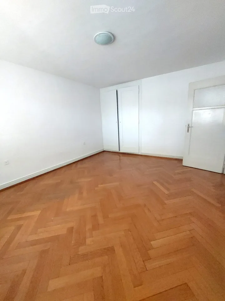 Zimmer zu vermieten in der Nähe von BAHNHOF und UNIVERSITÄT