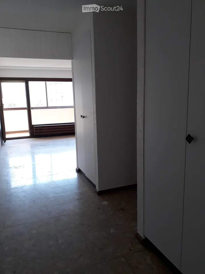 großes 2,5 Zimmer