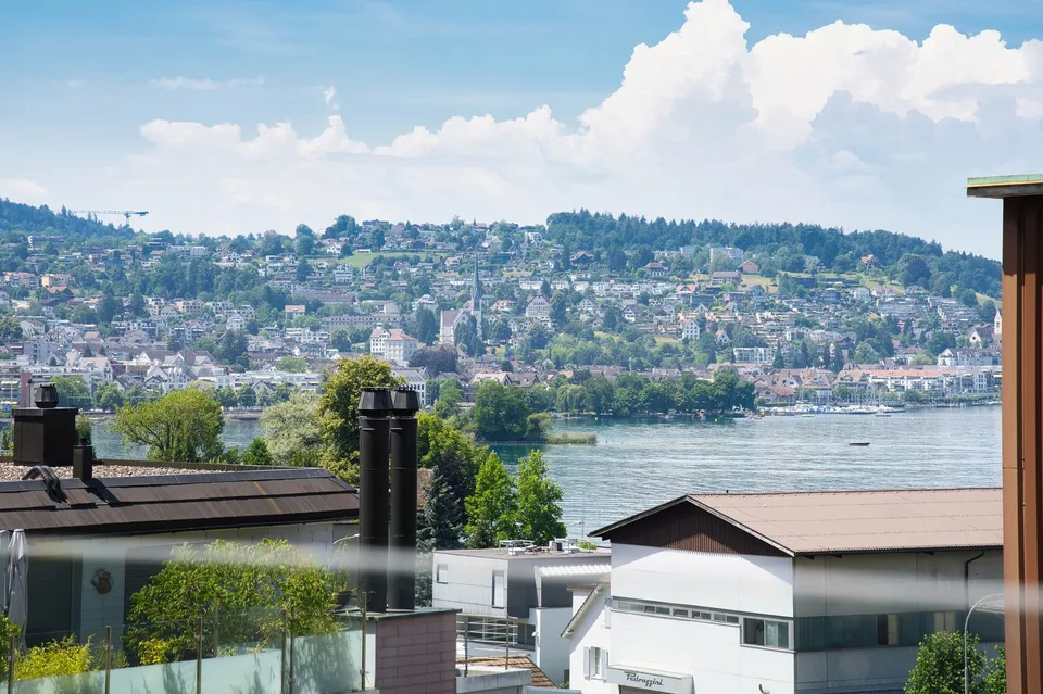 Abitazione esclusiva con vista sul lago a Bäch SZ – foto 12 di 13