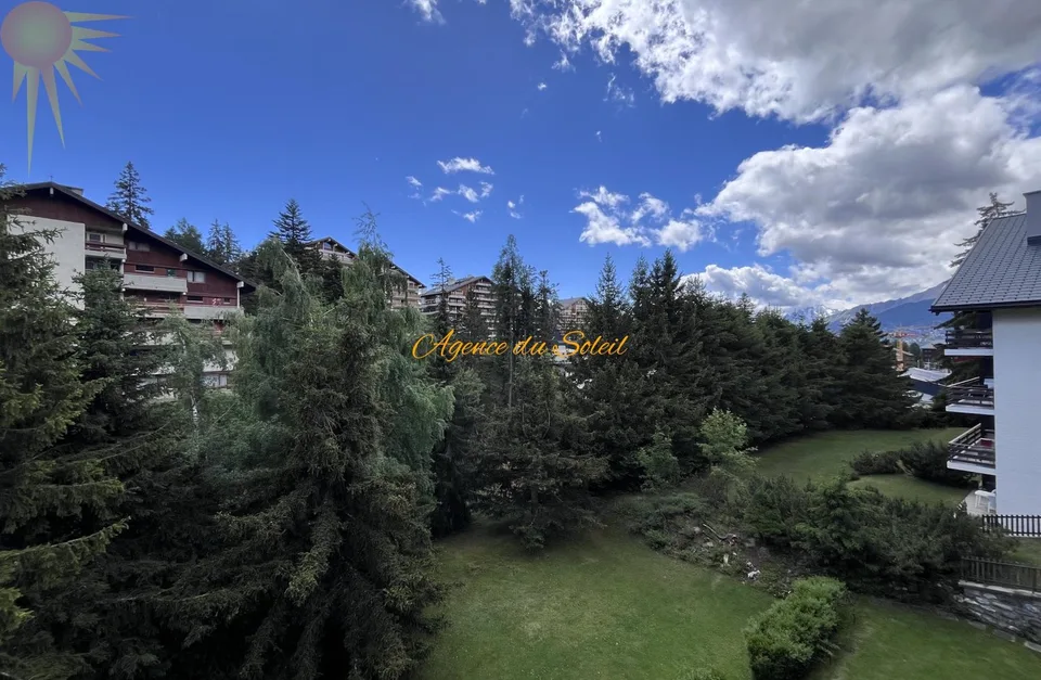 Grand studio en attique à Crans !