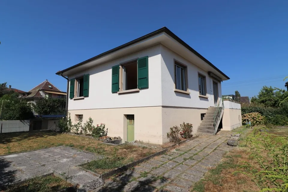 En exclusivité! Opportunité à saisir! Charmante villa individuelle orientée plein Sud avec agréable jardin, dans un quartier très calme.