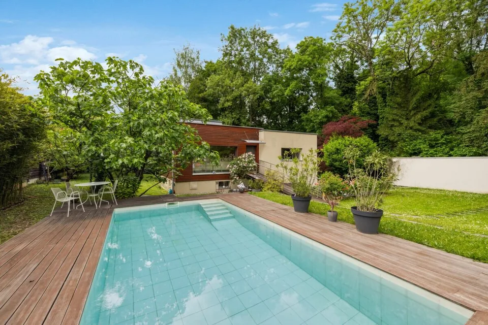 Luxus und Natur nur zwei Schritte vom Zentrum entfernt - Privatvilla im contemporary Stil in Grand-Lancy