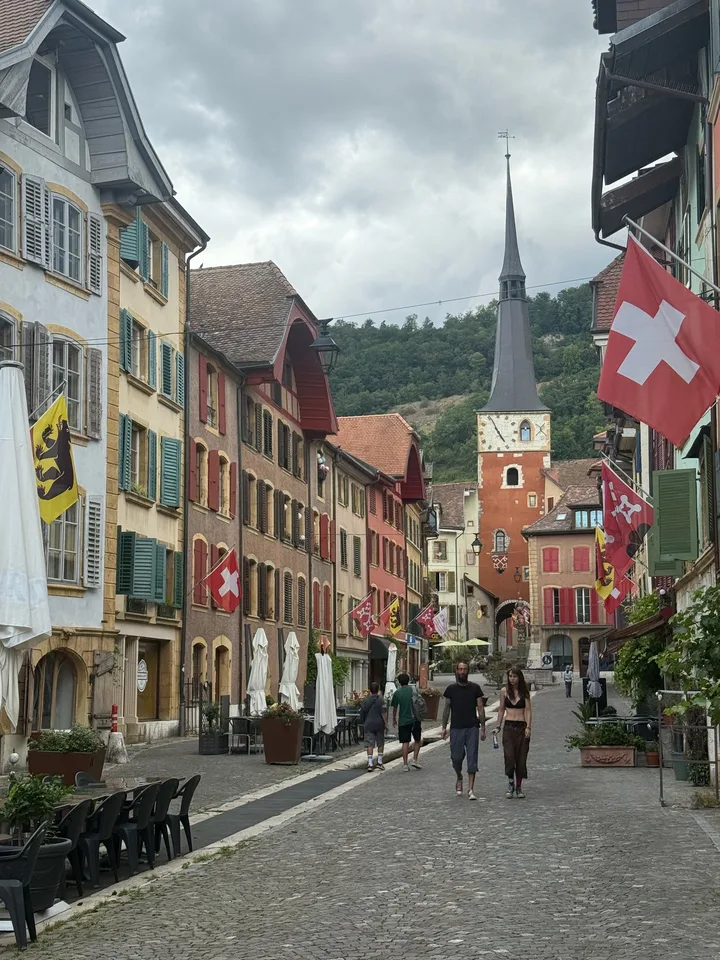 Gebäude mit Charme in der Altstadt – 4 Wohnungen, 17,5 Räume