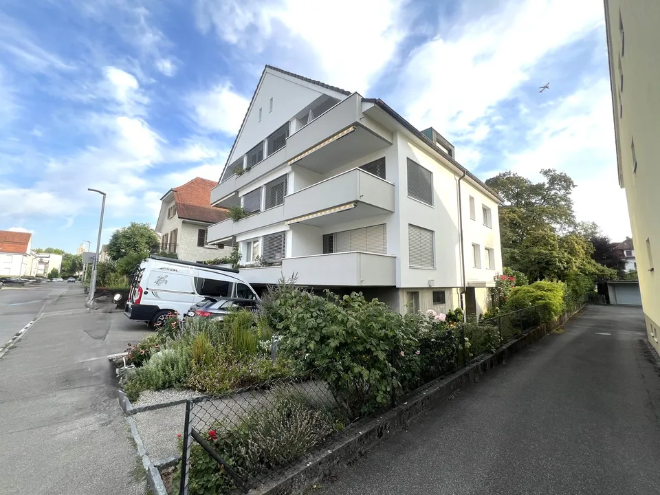 Incantevole appartamento maisonette 5.5 locali con balcone ad Allschwil