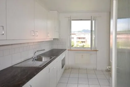 Charmant appartement 3 pièces avec balcon à Ostermundigen