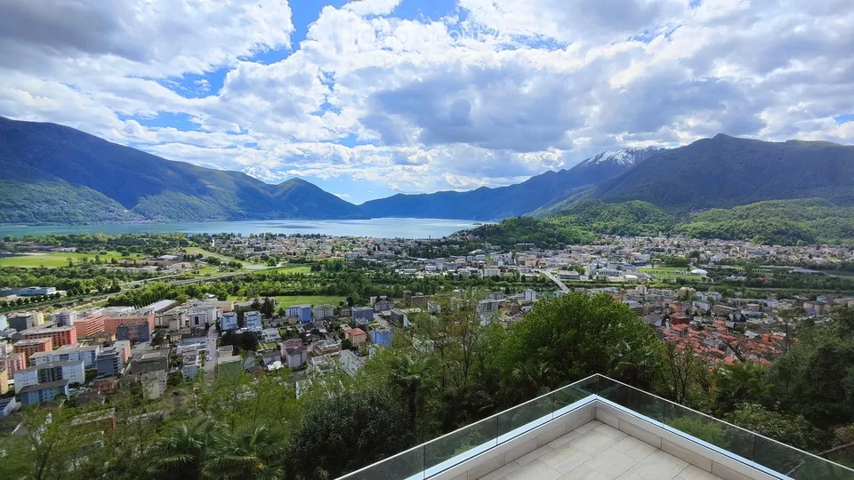 Elegante 2.5 locali 93 m² + terrazza unica 120 m²