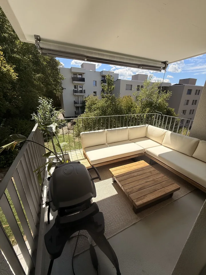 Modern shared flat room with private bathroom & balcony in Ostermundigen