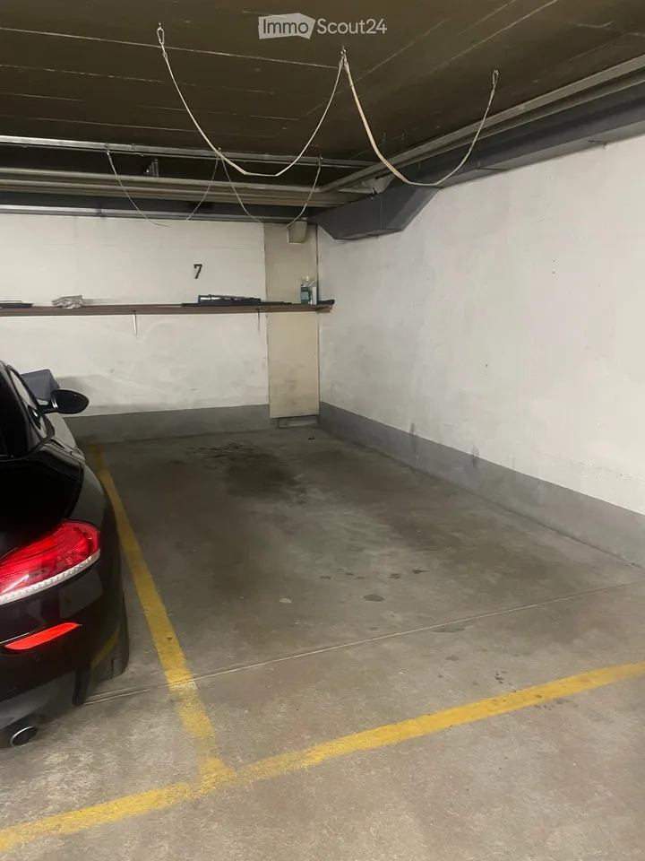 Einstellhallenplatz zur Miete in Rapperswil SG – Zürcherstrasse 23