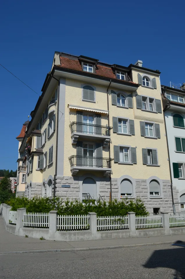 Charmante 3-Zimmer-Altbauwohnung an ruhiger Lage in St. Gallen