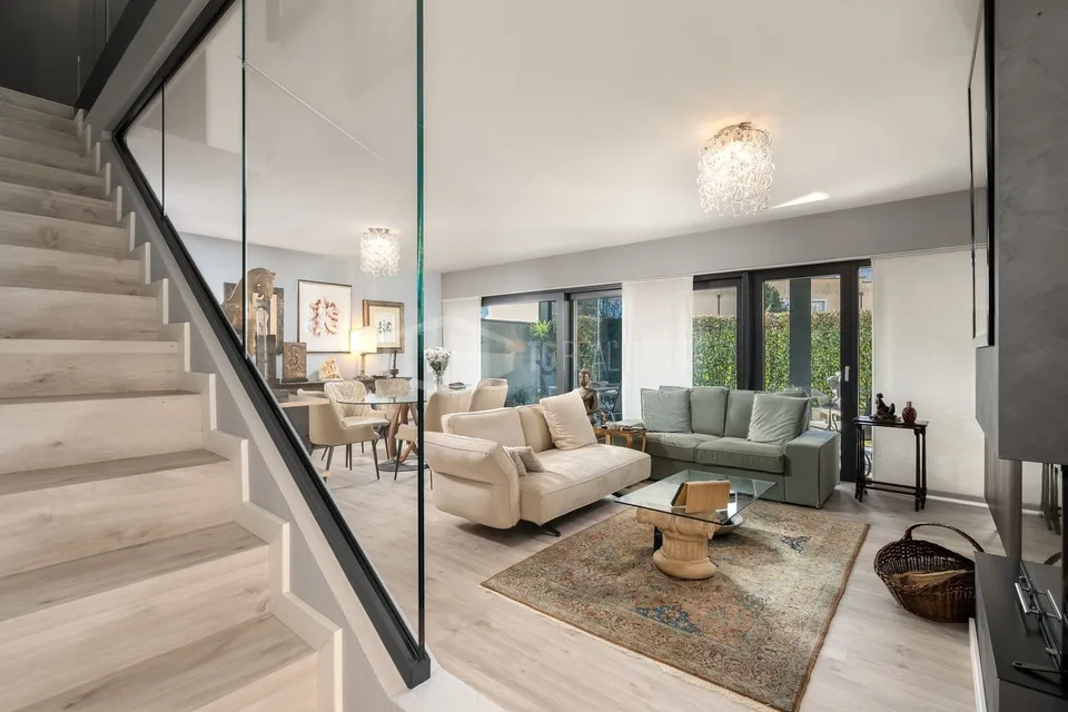 CASA DI 5 LOCALI CON GIARDINO. | 5-ROOM HOUSE WITH GARDEN. | CASA D...