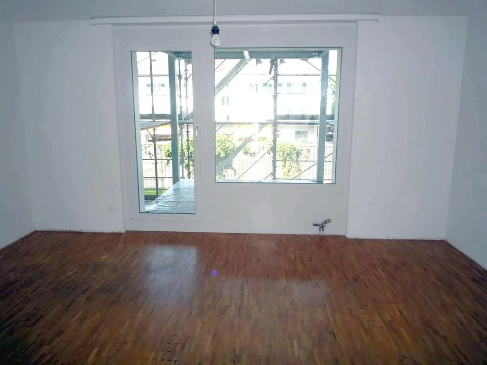 Appartement 1 pièce moderne à 25 m² en haut du 3e étage avec balcon