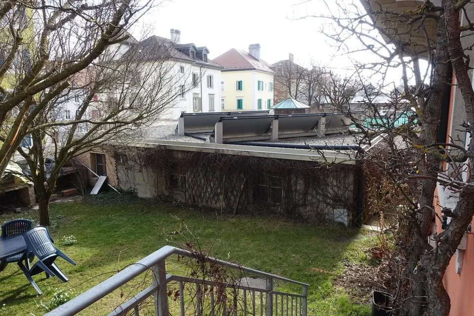 PRÄCHTIGES WOHNUNG MIT GARTEN UND KAMIN