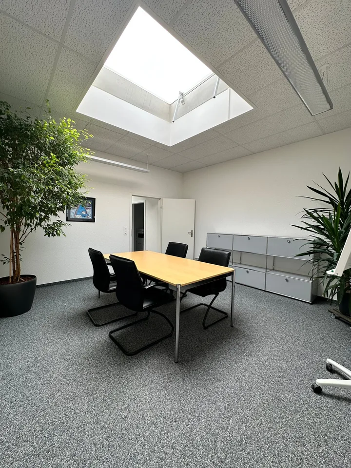 Flexible office space for rent: 1 - 3 offices with various extras in Füllinsdorf