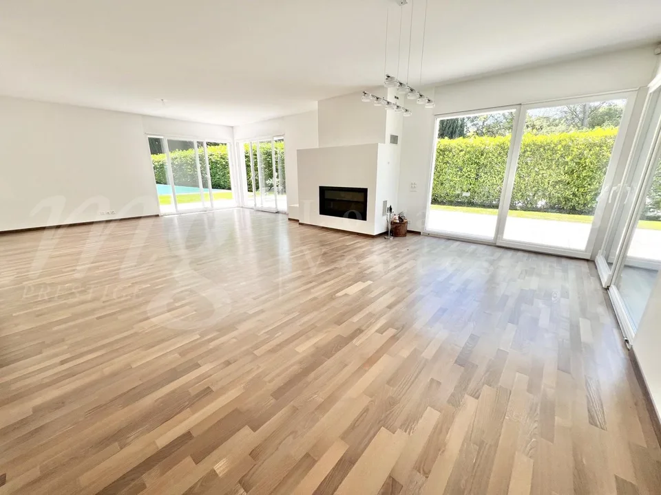 Exklusiv! MAGNIFIZENTES MODERNES HAUS VON 300 M2 MIT GROSSEM GARTEN UND SCHWIMMBAD