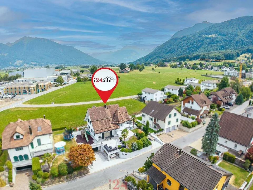 Casa di campagna di 5,5 locali con serra invernale, grande terreno e opzionale dependance di 2 locali