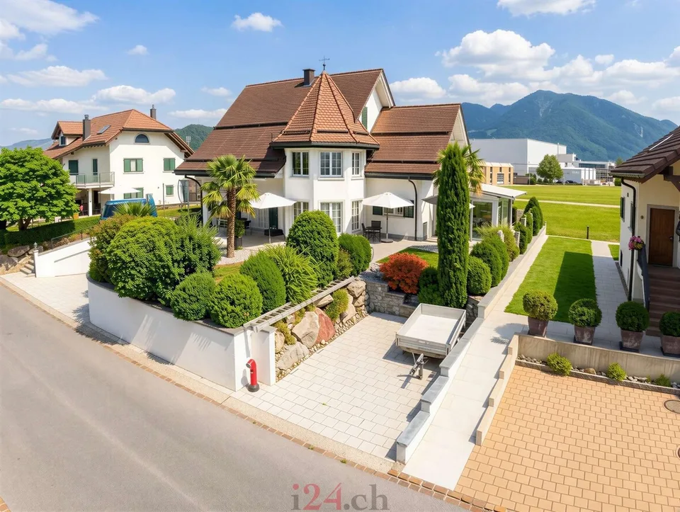 Casa di campagna di 5,5 locali con serra invernale, grande terreno e opzionale dependance di 2 locali