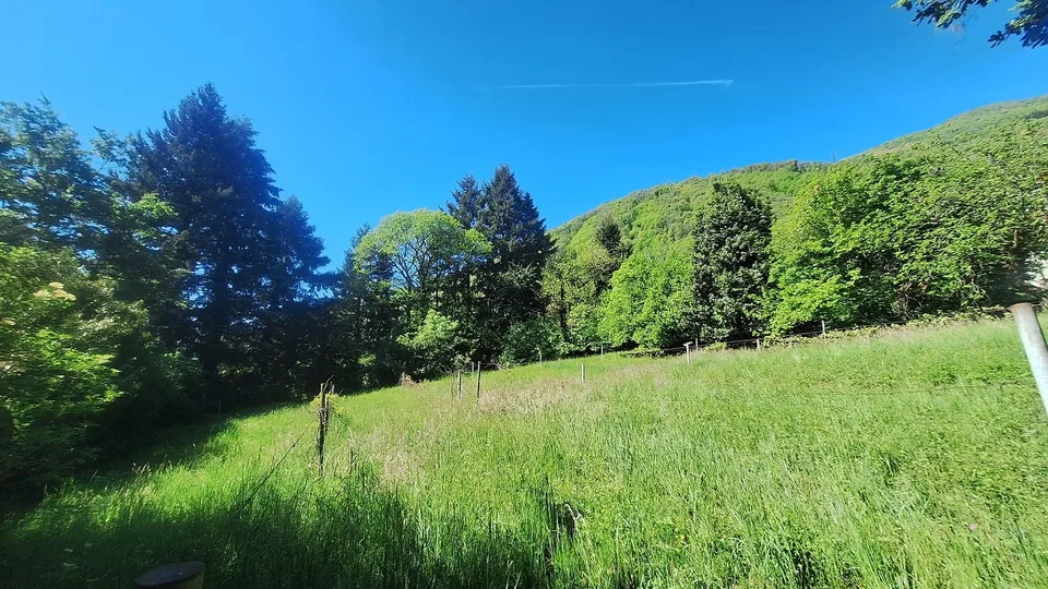 Terreno edificabile di 5'639 m² in posizione Soleggiata, Residenziale.