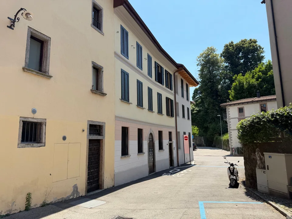 Nouvelle palazzina de 6 appartements à Pura
