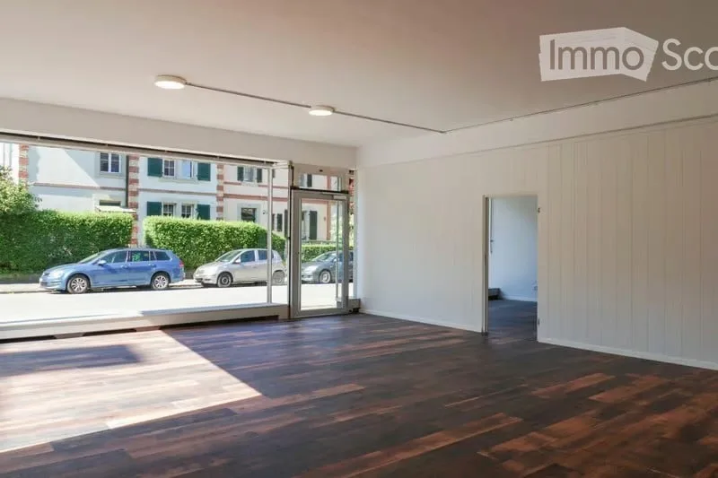 Locale commerciale attraente con grande vetrina – 92 m²