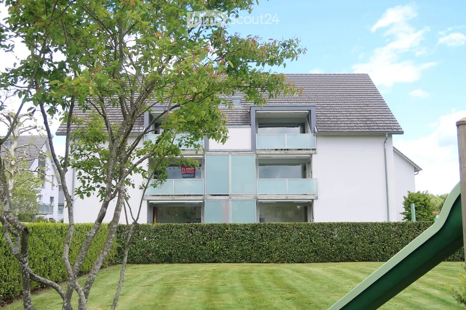 Sonnige 4,5 Zimmerwohnung mit Galerie und grossem Balkon