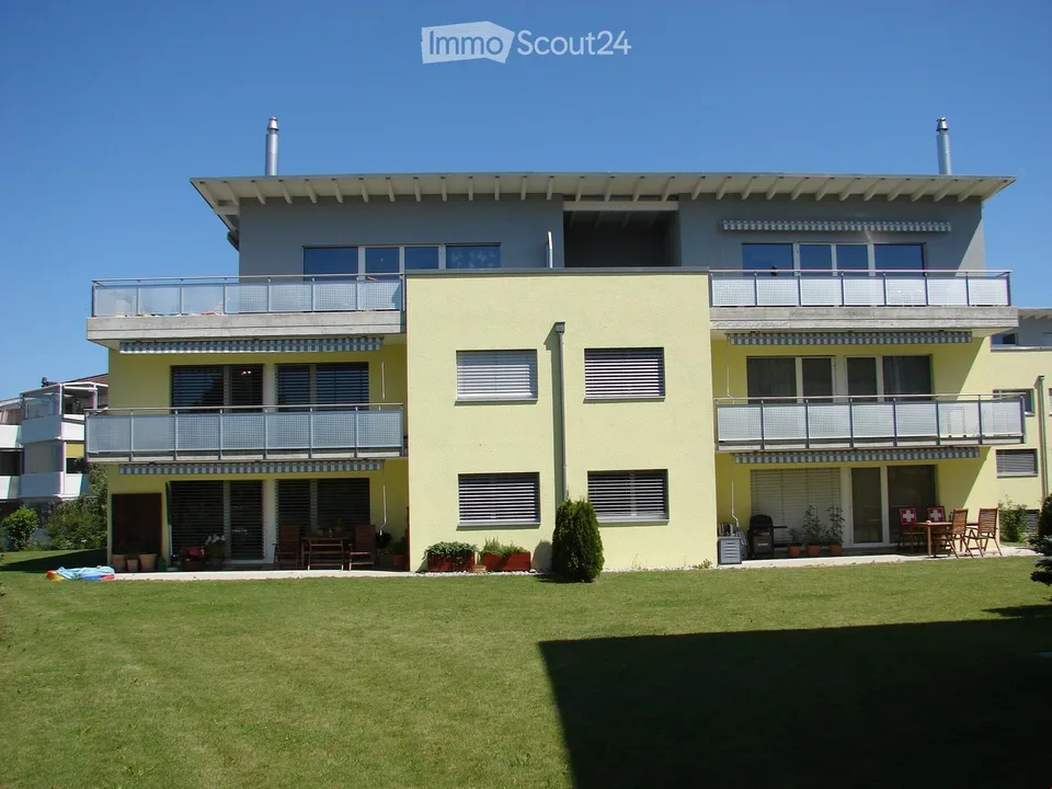 Helle 2.5-Zimmer-Wohnung mit Balkon in Düdingen – sofort verfügbar!