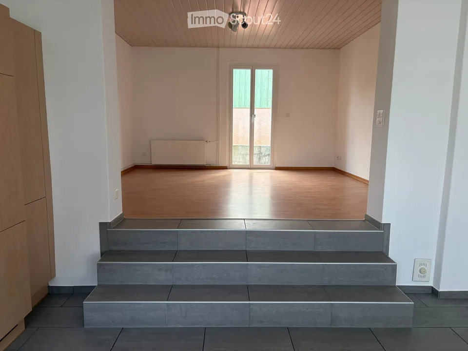 Frisch renovierte 3.5-Zimmer-Wohnung mit Terrasse in Deitingen