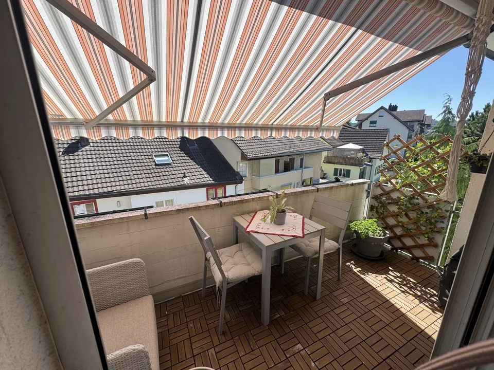 Appartamento centrale con balcone