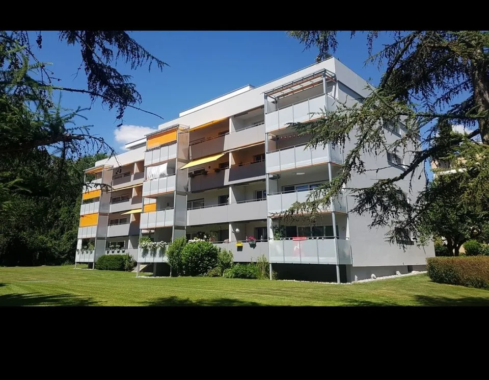 Appartamento luminoso 4.5 locali con balcone