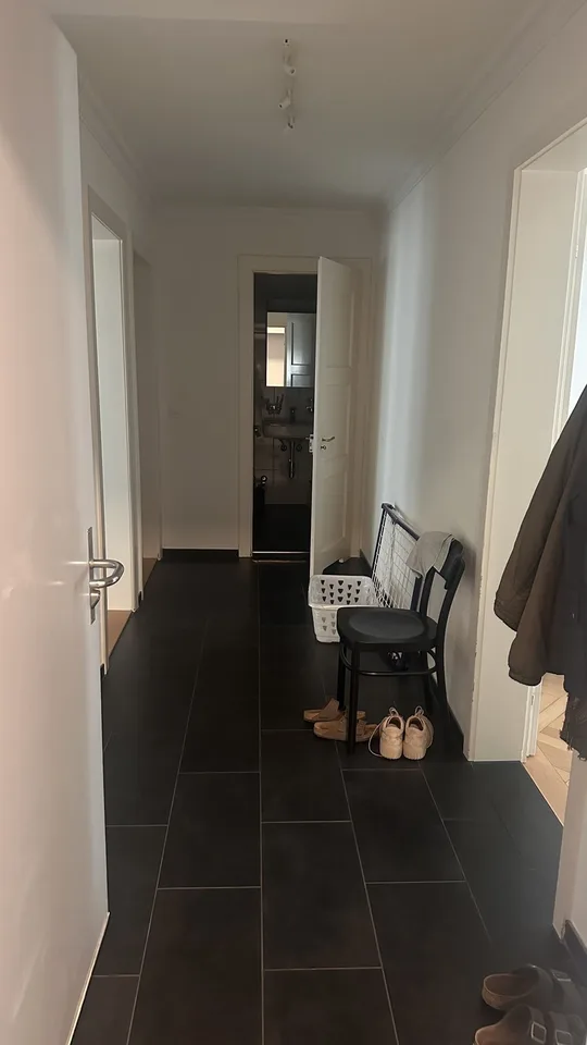 Befristetes WG Zimmer direkt beim Lochergut