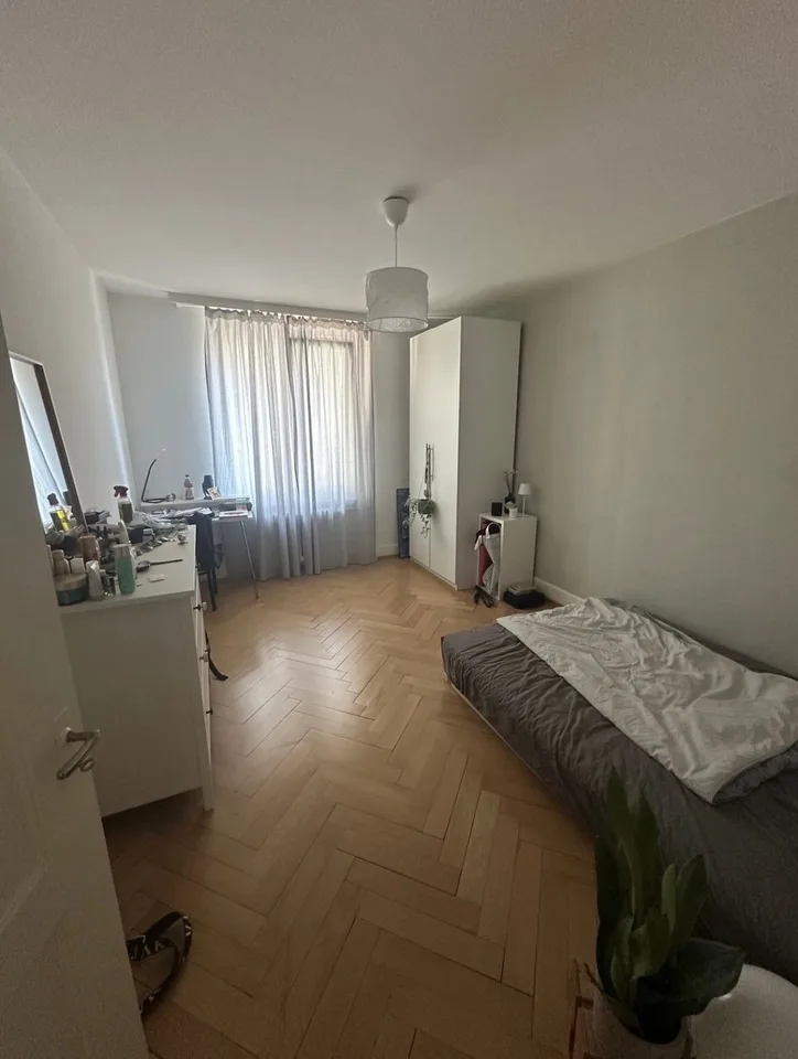 Befristetes WG Zimmer direkt beim Lochergut