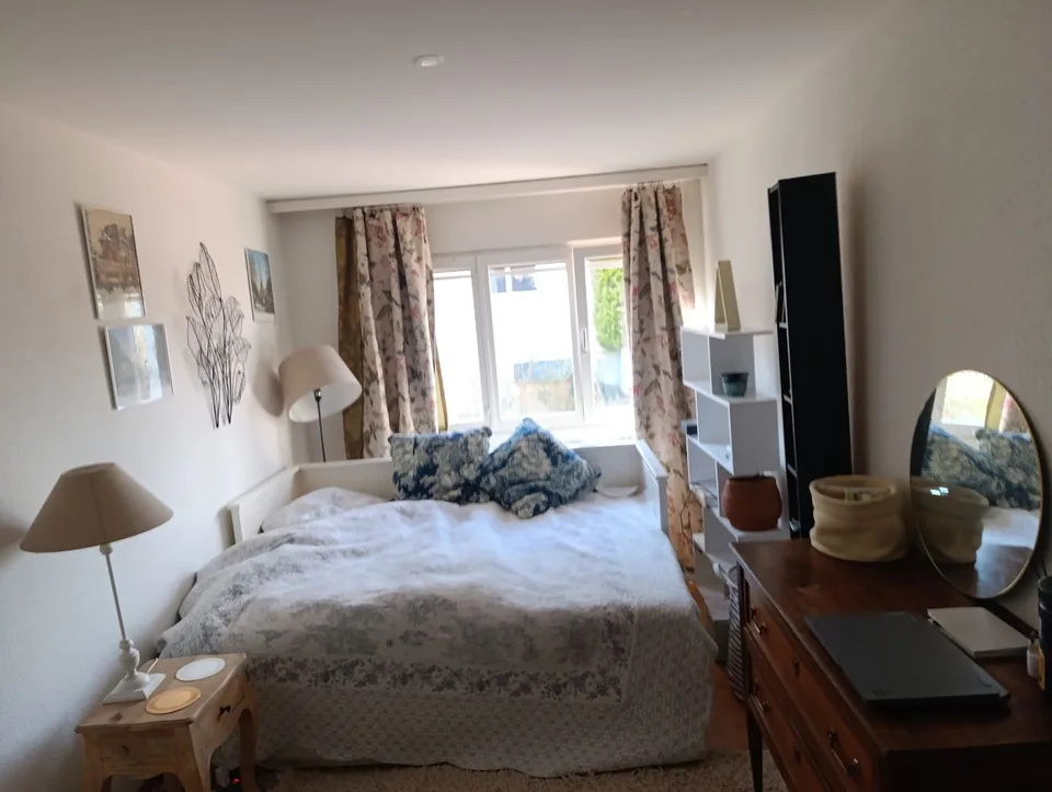 Charming Bright furnished room near Milchbuck, Irschel, Tierspital