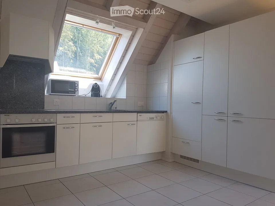 Charmante 2.5-Zimmer-Dachgeschosswohnung in Niederscherli