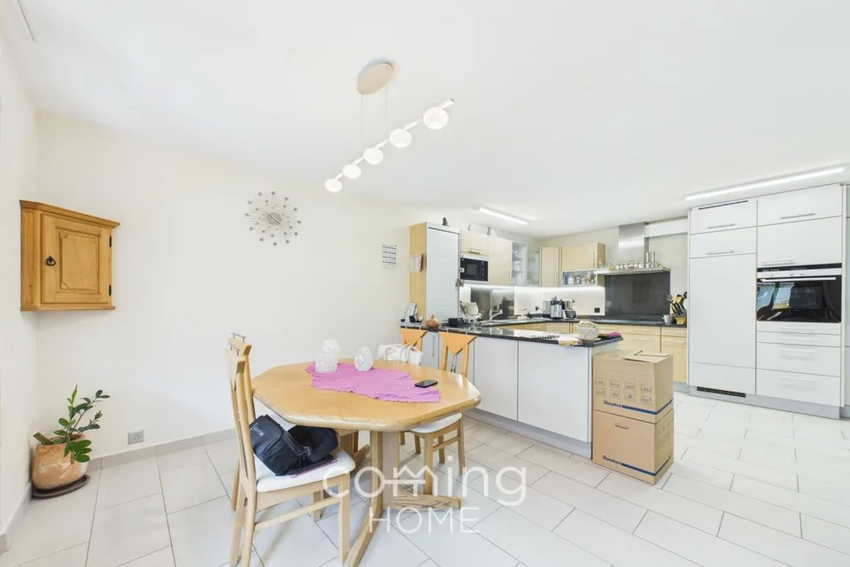 Grosszügige 5.5-Zimmer-Wohnung mit Balkon in Brigerbad