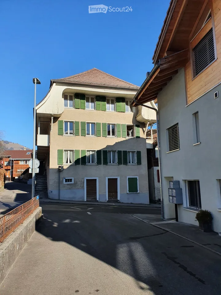 4,5-Zimmer Wohnung zentral gelegen