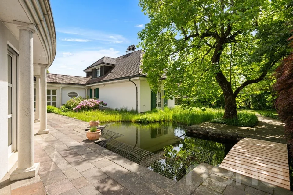 Exklusives Landhaus-Anwesen mit zwei Häusern & Parkgarten