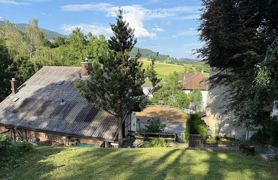 Casa unifamiliare a Niederwil SO con parcelle di terreno edificabile supplementare