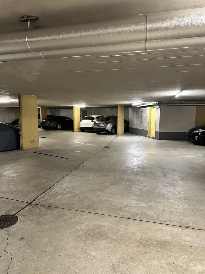 Posto auto vicino alla stazione di Oerlikon