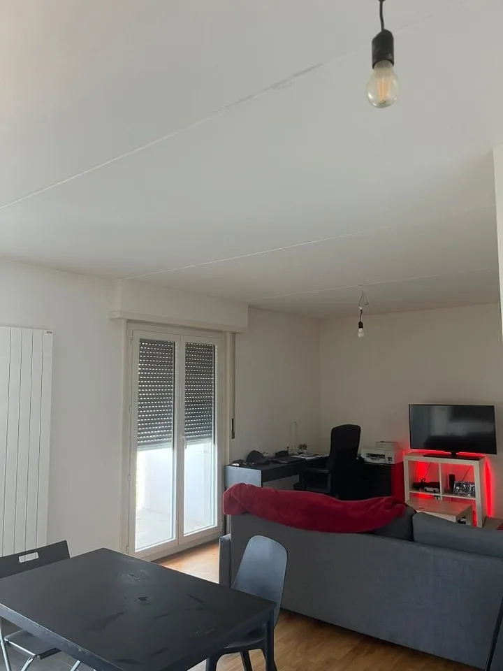 Appartamento di 2,5 locali al 3° piano con balcone a Renens