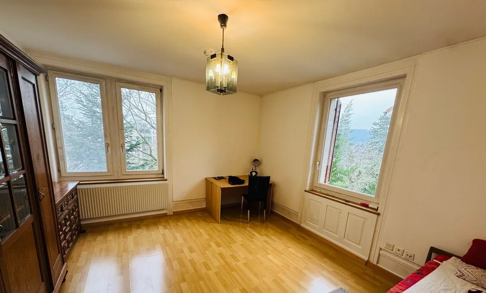 Room in Shared Flat with 2 Girls