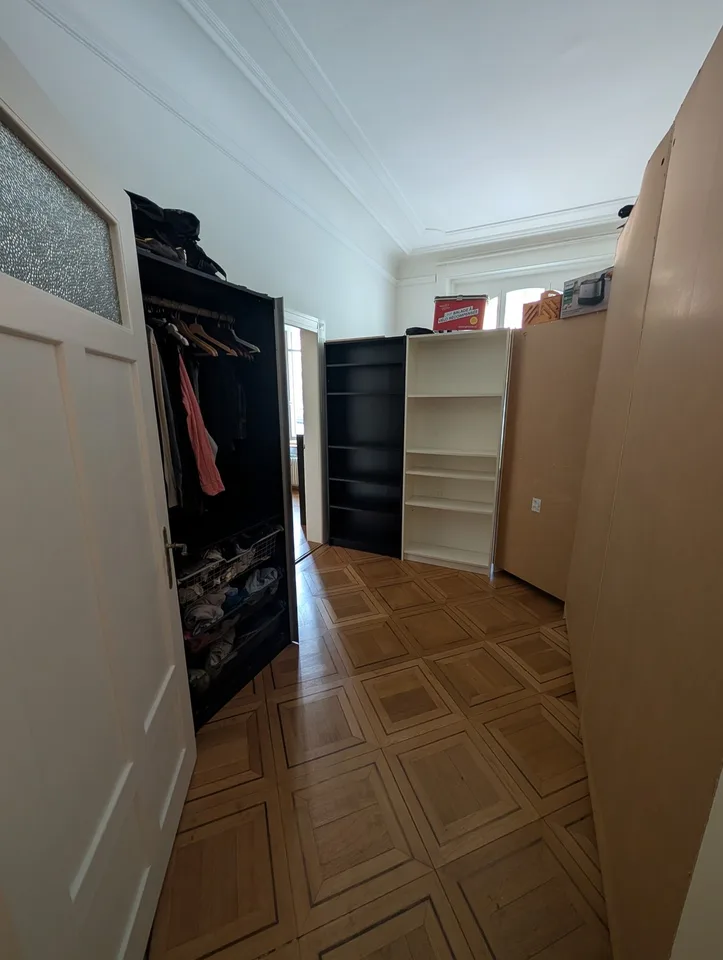 Sottolocazione temporanea di 1,5 locali nel centro di Zurigo (Vicino all'ETH Polyterrasse e alla stazione centrale) Date flessibili / Preavviso breve!