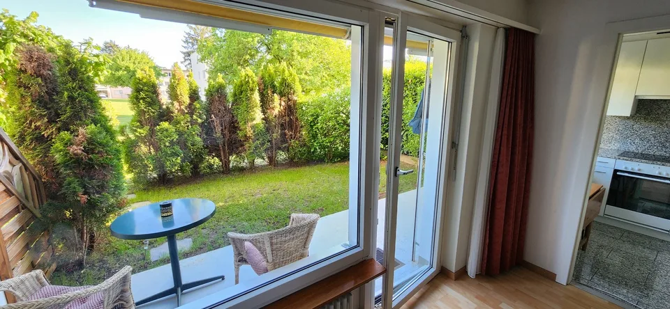 Studio luminoso 1.5 locali con giardino privato 20m² a Urdorf (01 set-01 ott)