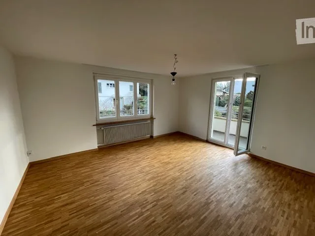 Schöne 4.5-Zimmer-Wohnung mit grossem Balkon und Seesicht inklusive Autoabstellplatz
