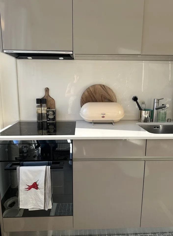 Modernes Zimmer zur Untermiete im Seefeld