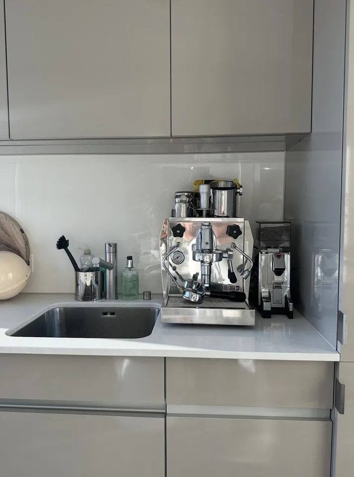Modernes Zimmer zur Untermiete im Seefeld