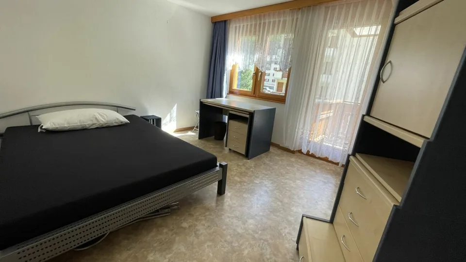 Appartamento moderno 4.5 locali con vista libera. 3° piano sud-est con sole mattutino e pomeridiano.