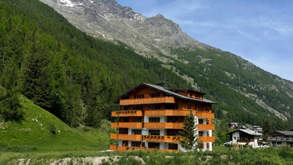 Moderne 4.5 Zimmerwohnung mit unverbautem Blick. 3. Stock Süd-Ost mit Morgen-und Nachmittagsonne.