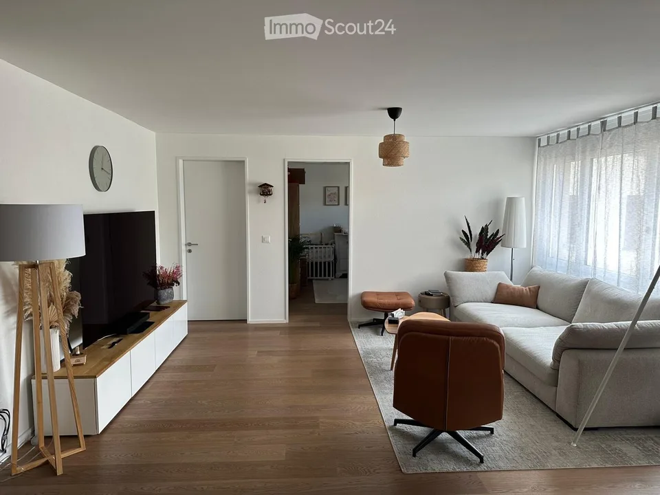 Helle 3.5-Zimmer-Wohnung mit Loggia in Uster