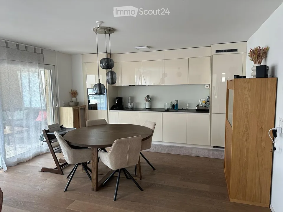 Appartement lumineux 3.5 pièces avec loggia à Uster