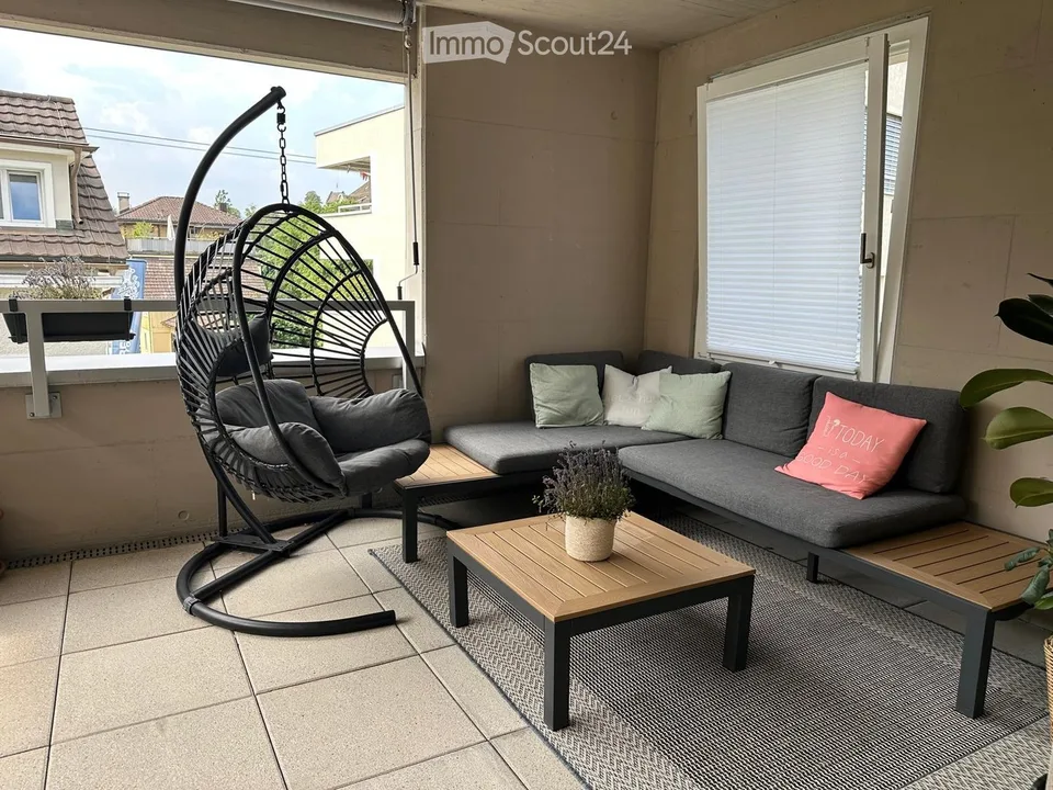 Appartement lumineux 3.5 pièces avec loggia à Uster